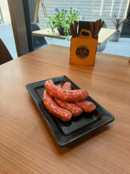 Mahe rohumaaveise käsitöövorst päikesekuivatatud tomatitega